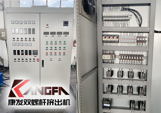 新一代65B型康發(fā)JSH標準化全新雙螺桿擠出造粒機組系列、品質控制柜、真空系統(tǒng)等展示