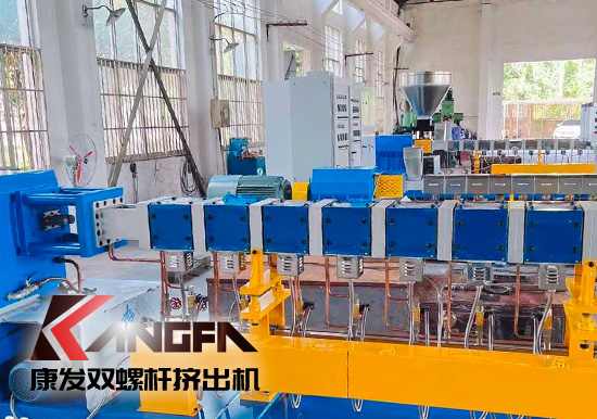 從輸送機(jī)理、工藝及配方、螺桿組合、混煉塑化能力及應(yīng)用等方面具體比較單、雙螺桿擠出機(jī)區(qū)別