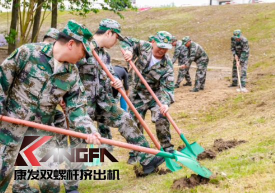 康發(fā)雙螺桿擠出機(jī)參與葛塘街道開展主題為“防范災(zāi)害風(fēng)險(xiǎn)，護(hù)航高質(zhì)量發(fā)展”宣傳活動(dòng)暨防汛搶險(xiǎn)應(yīng)急演練